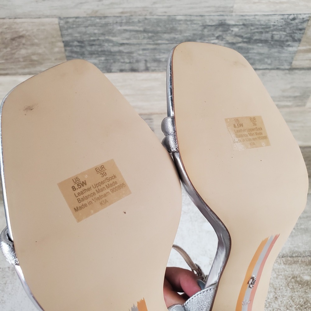 Sam Edelman Kia Womens Sandal Sz 8.5 W Silver Leather Ankle Strap Block Heel - Picture 9 of 10
